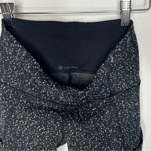 Lululemon Rebel Runner Crop Legging Black Pattern - Picture 6 of 7